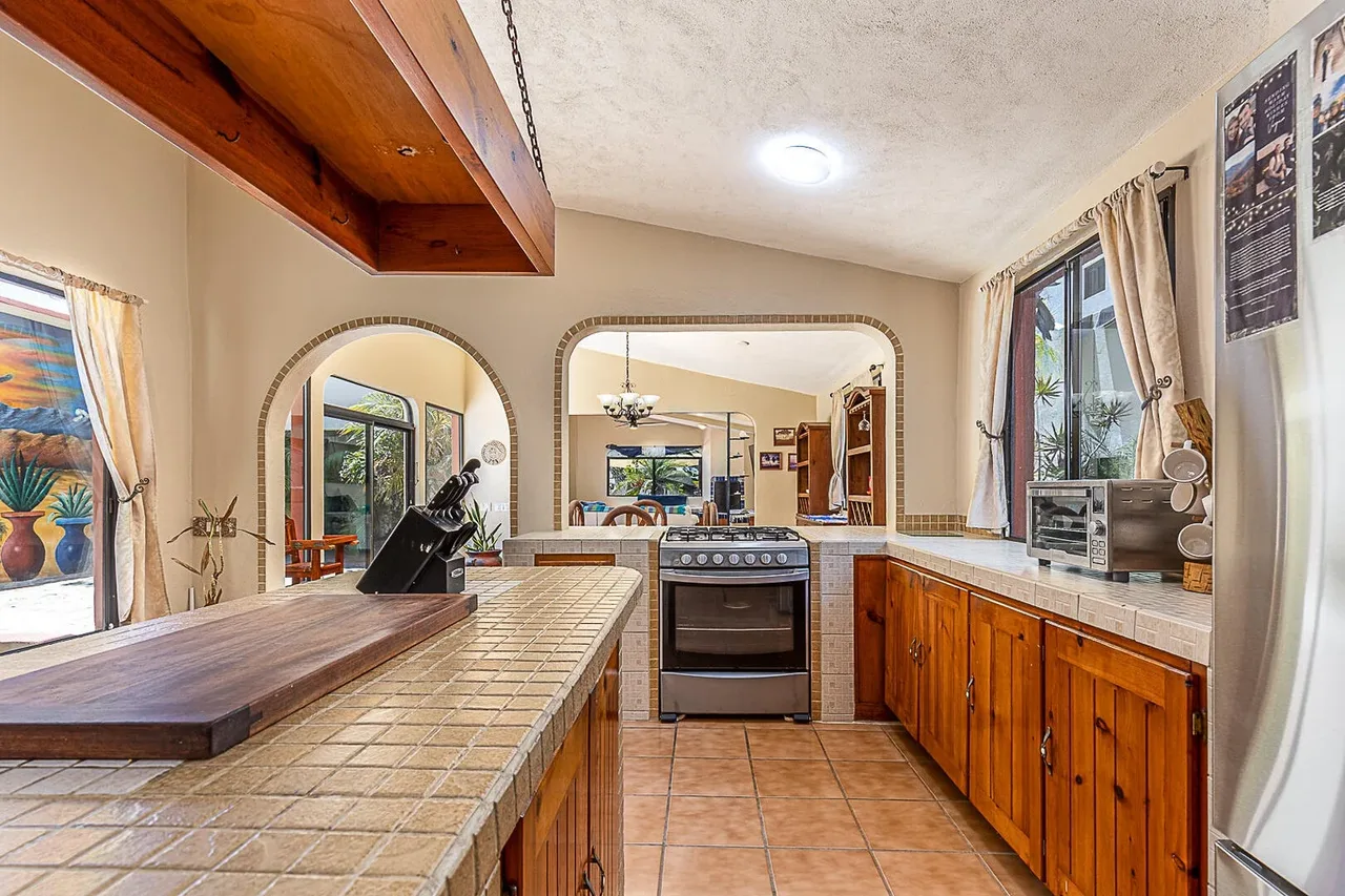 Entertainers Kitchen at Casa Solimar in Cerritos