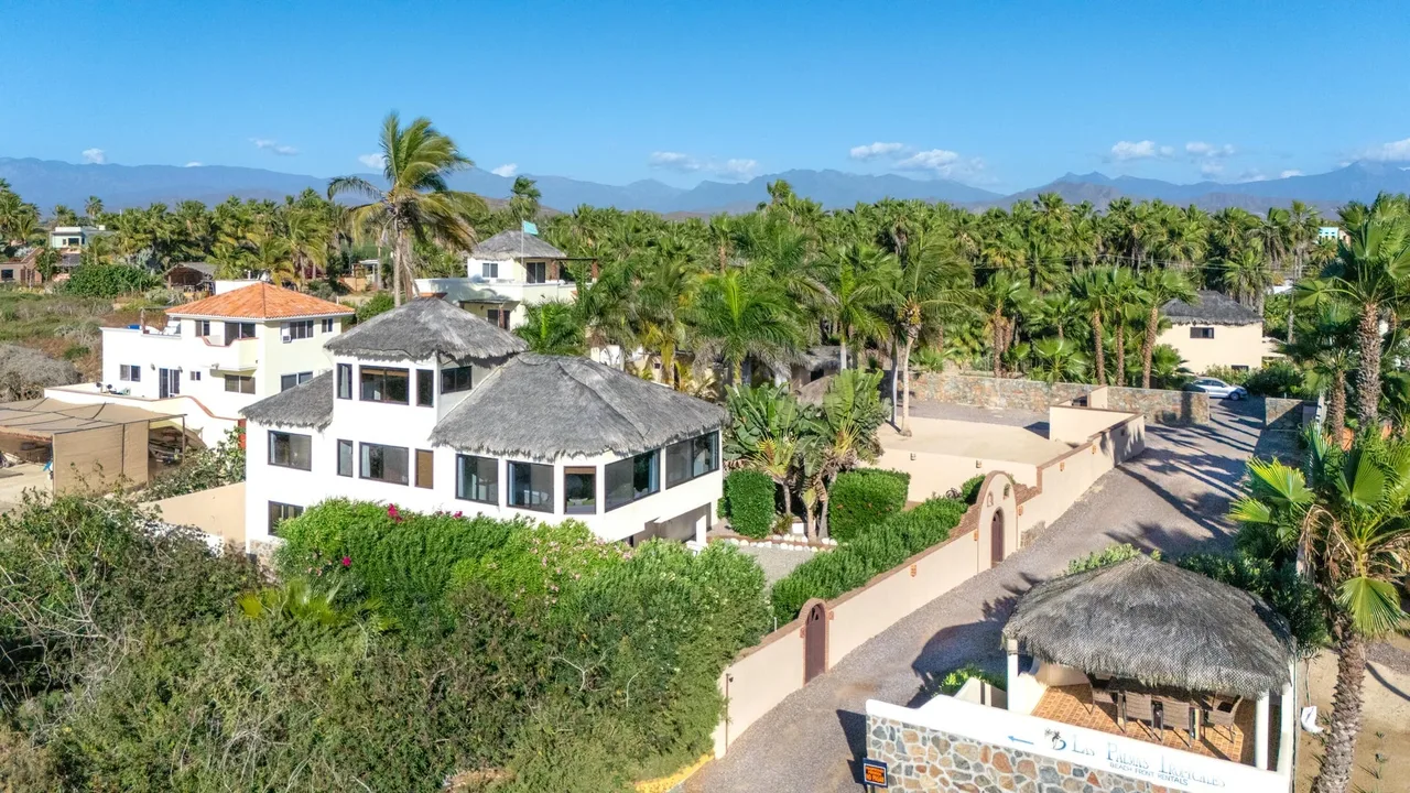 Entrance at Casa San Pedrito double lot in El Pescadero